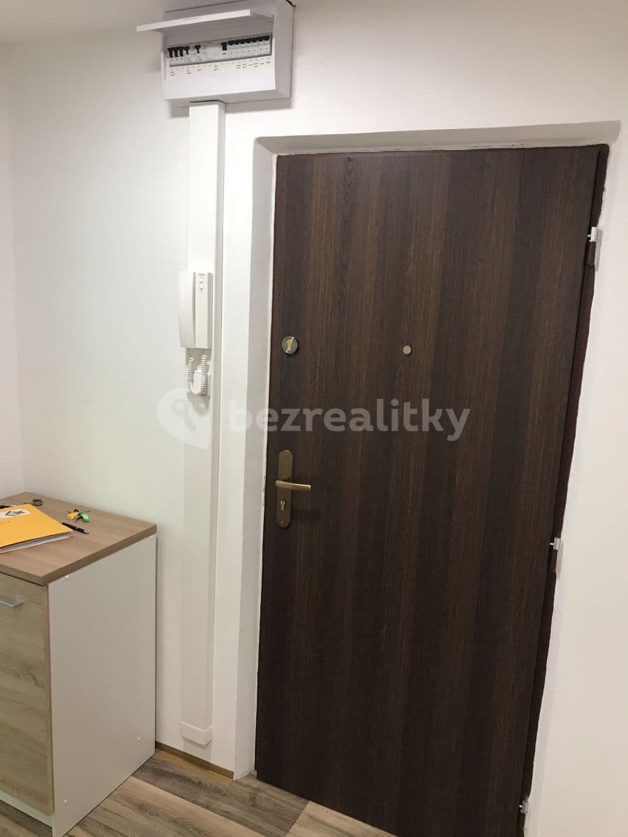 Pronájem bytu 1+kk 30 m², Hlávkova, Teplice, Ústecký kraj Pronájem bytu 1+kk 30 m², Hlávkova, Teplice, Ústecký kraj