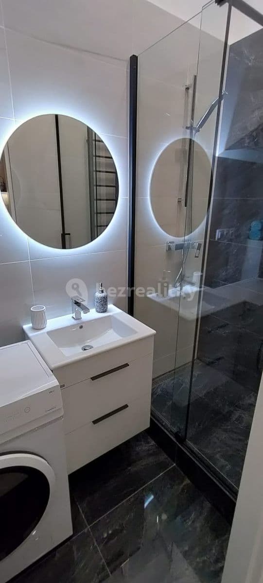 Pronájem bytu 1+1 40 m², Roháčova, Praha, Praha Pronájem bytu 1+1 40 m², Roháčova, Praha, Praha