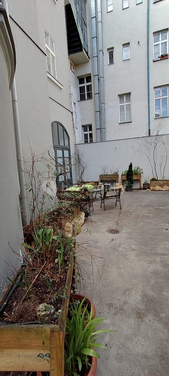 Pronájem bytu 1+1 40 m², Roháčova, Praha, Praha Pronájem bytu 1+1 40 m², Roháčova, Praha, Praha