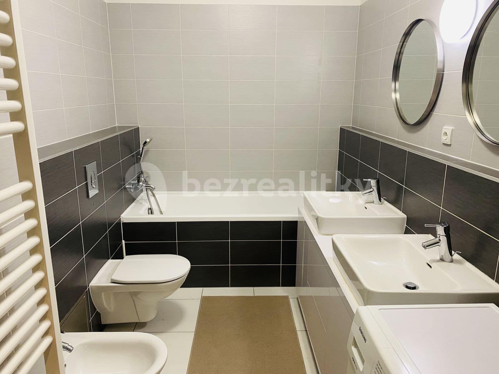 Pronájem bytu 3+kk 100 m², Jeseniova, Praha, Praha Pronájem bytu 3+kk 100 m², Jeseniova, Praha, Praha