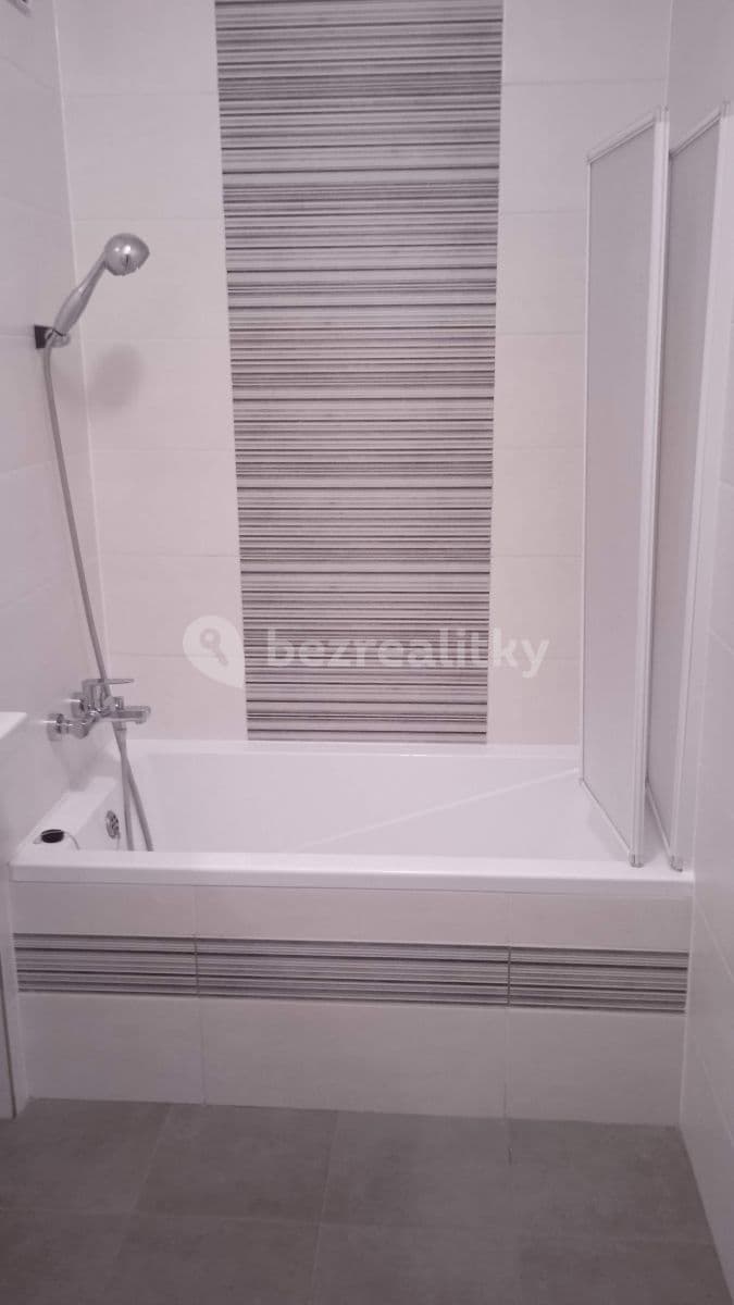 Pronájem bytu 1+1 40 m², Toužimská, Plzeň, Plzeňský kraj Pronájem bytu 1+1 40 m², Toužimská, Plzeň, Plzeňský kraj
