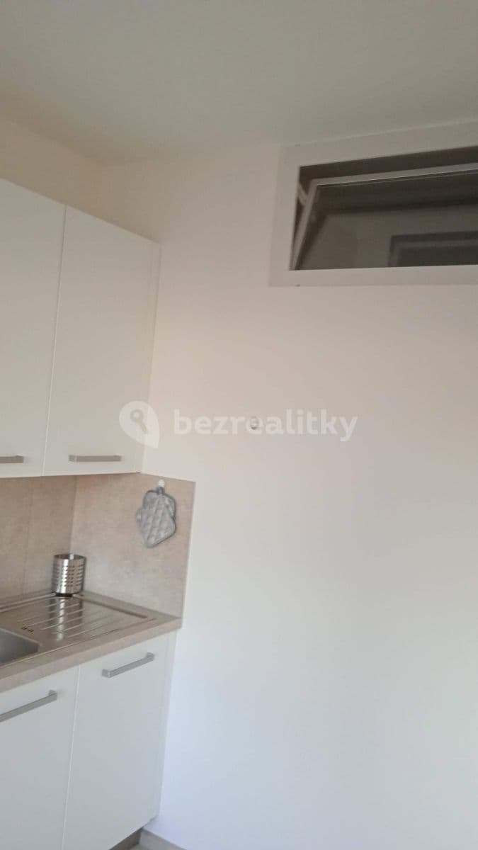 Pronájem bytu 1+1 40 m², Toužimská, Plzeň, Plzeňský kraj Pronájem bytu 1+1 40 m², Toužimská, Plzeň, Plzeňský kraj