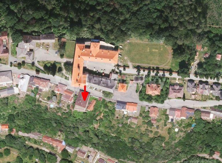Prodej domu 500 m², pozemek 1.132 m², náměstí Míru, Rataje nad Sázavou, Středočeský kraj