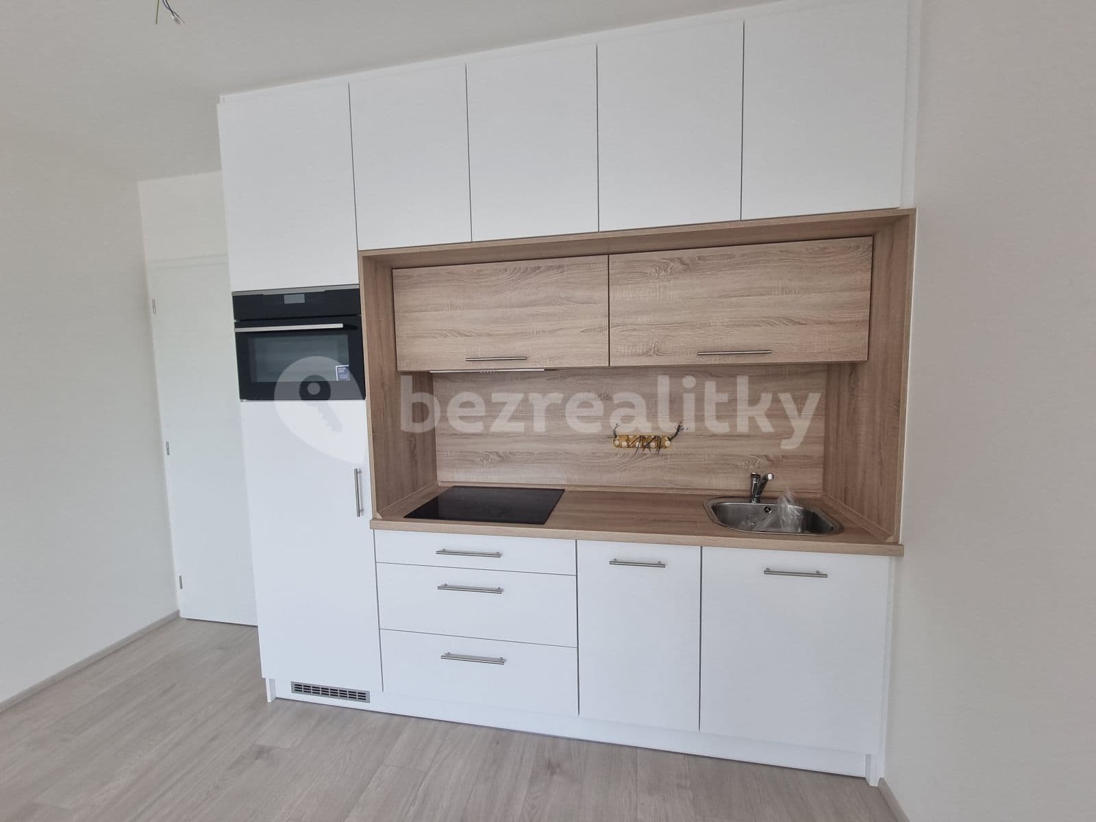 Pronájem bytu 2+kk 52 m², Dělnická, Praha, Praha Pronájem bytu 2+kk 52 m², Dělnická, Praha, Praha