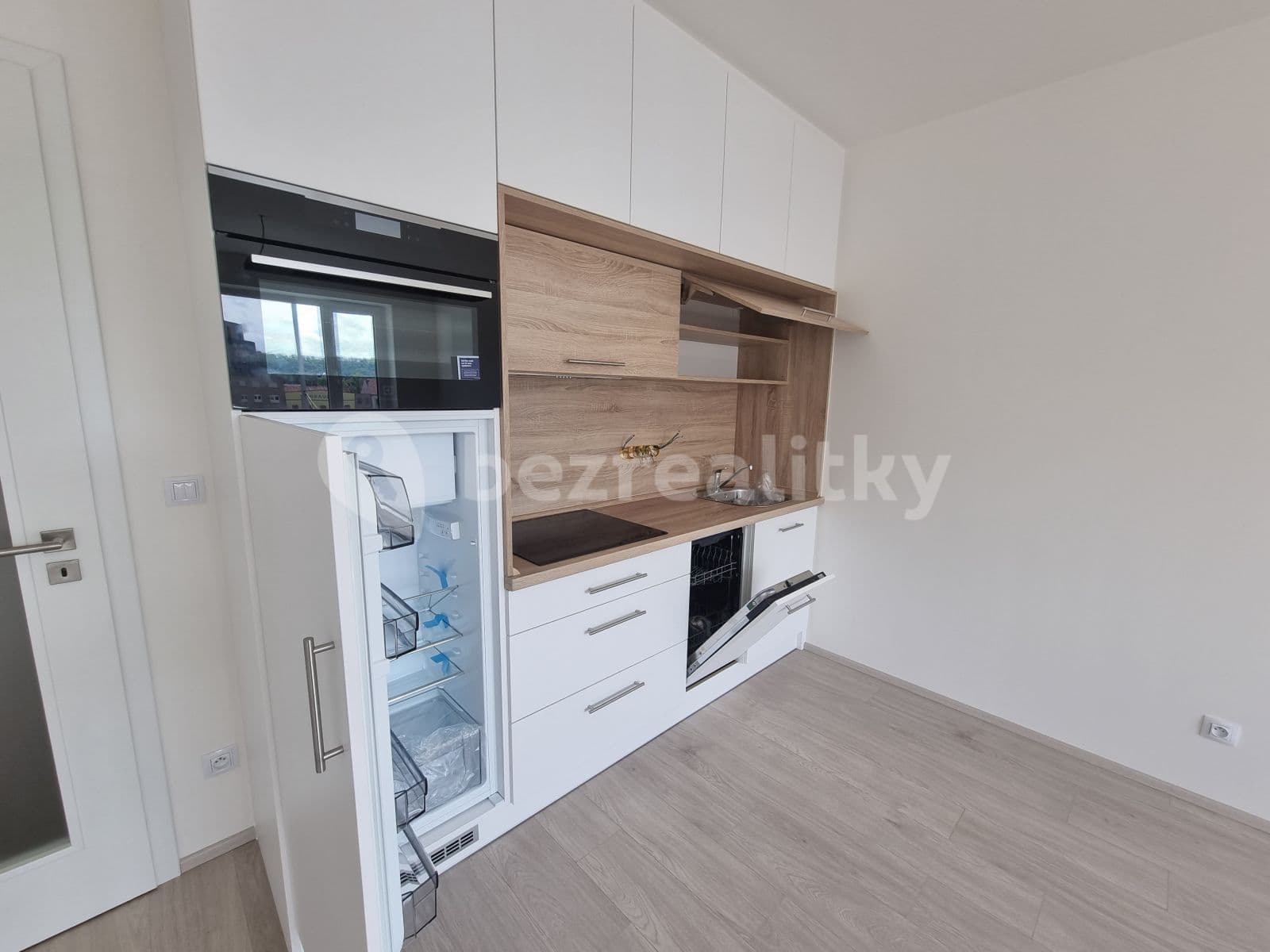 Pronájem bytu 2+kk 52 m², Dělnická, Praha, Praha Pronájem bytu 2+kk 52 m², Dělnická, Praha, Praha