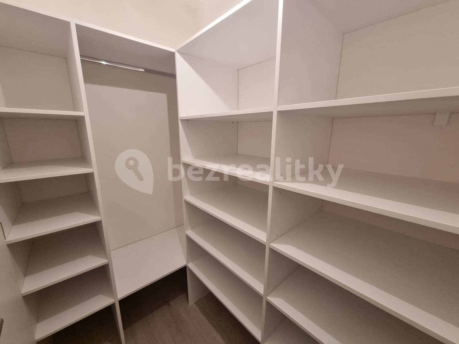 Pronájem bytu 2+kk 52 m², Dělnická, Praha, Praha Pronájem bytu 2+kk 52 m², Dělnická, Praha, Praha