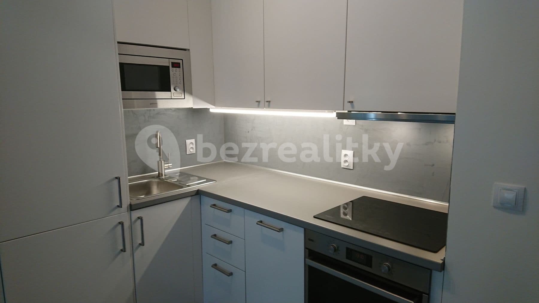 Pronájem bytu 2+kk 44 m², Olgy Havlové, Praha, Praha Pronájem bytu 2+kk 44 m², Olgy Havlové, Praha, Praha