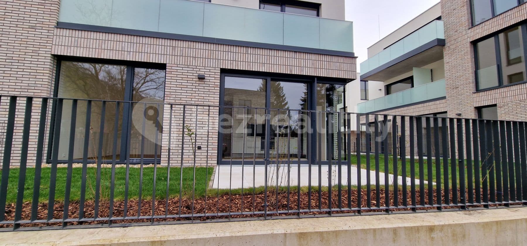 Pronájem bytu 2+kk 51 m², Ke Hřišti, Černošice, Středočeský kraj Pronájem bytu 2+kk 51 m², Ke Hřišti, Černošice, Středočeský kraj