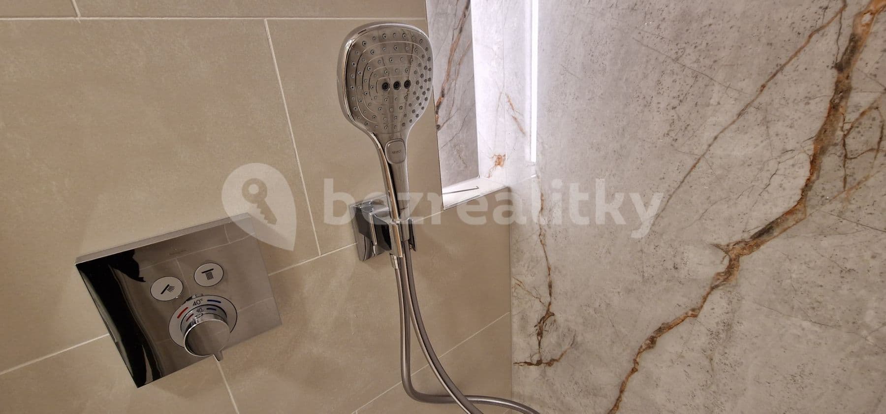 Pronájem bytu 2+kk 51 m², Ke Hřišti, Černošice, Středočeský kraj Pronájem bytu 2+kk 51 m², Ke Hřišti, Černošice, Středočeský kraj