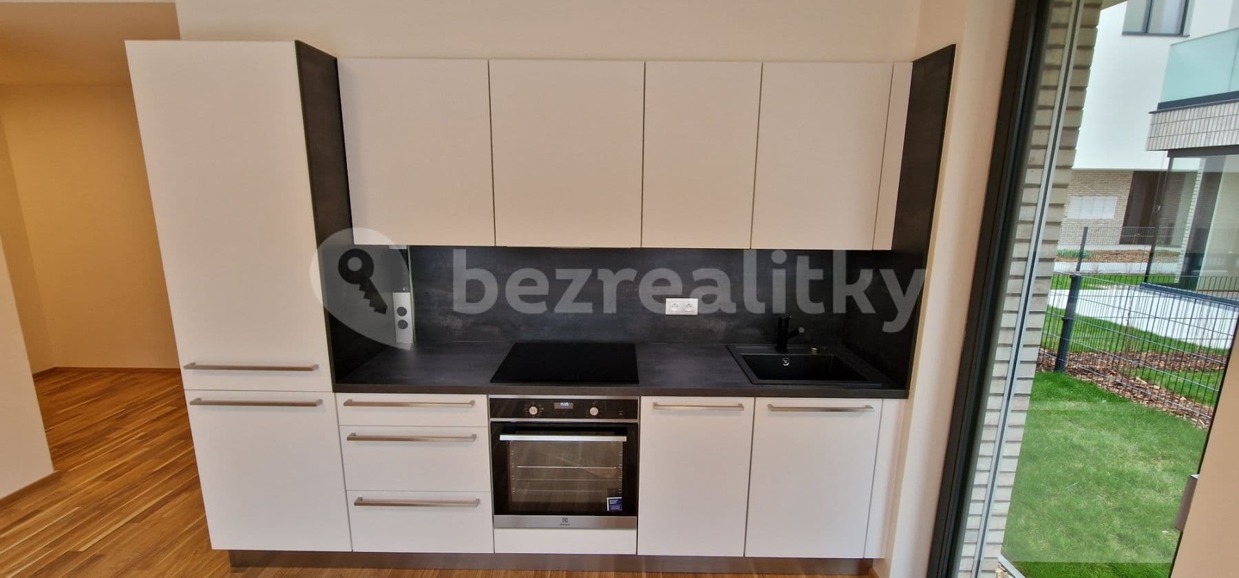 Pronájem bytu 2+kk 51 m², Ke Hřišti, Černošice, Středočeský kraj Pronájem bytu 2+kk 51 m², Ke Hřišti, Černošice, Středočeský kraj