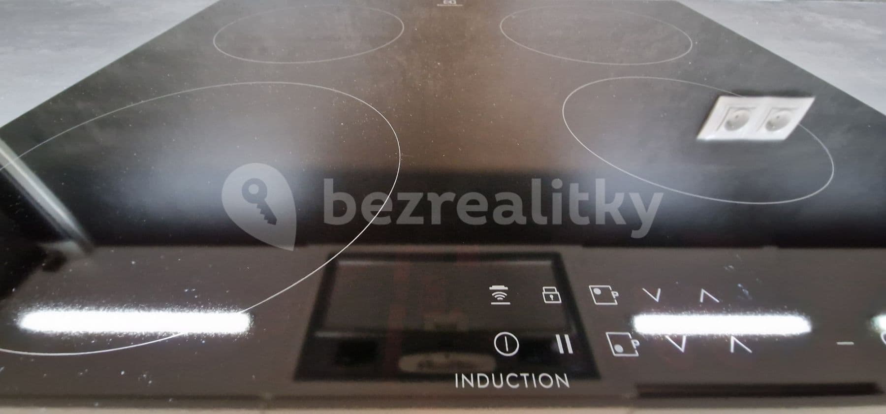 Pronájem bytu 2+kk 51 m², Ke Hřišti, Černošice, Středočeský kraj Pronájem bytu 2+kk 51 m², Ke Hřišti, Černošice, Středočeský kraj