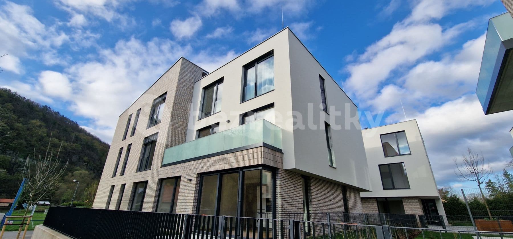 Pronájem bytu 2+kk 51 m², Ke Hřišti, Černošice, Středočeský kraj Pronájem bytu 2+kk 51 m², Ke Hřišti, Černošice, Středočeský kraj