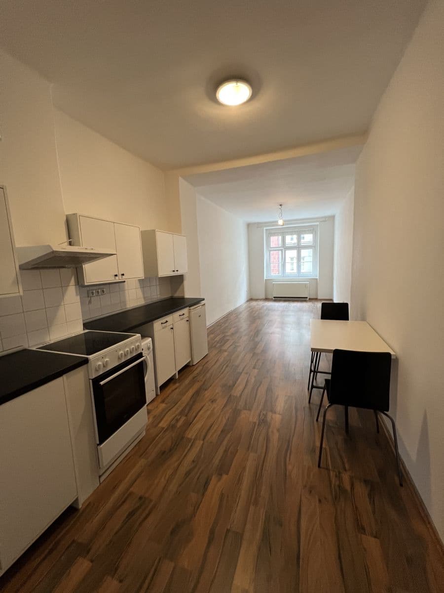 Pronájem bytu 1+kk 37 m², Kovářská, Praha, Praha Pronájem bytu 1+kk 37 m², Kovářská, Praha, Praha