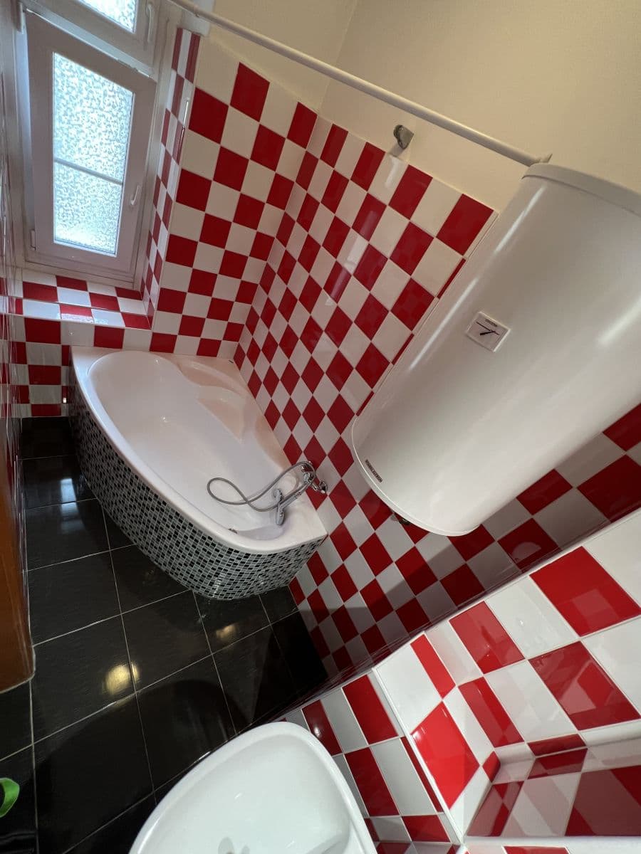 Pronájem bytu 1+kk 37 m², Kovářská, Praha, Praha Pronájem bytu 1+kk 37 m², Kovářská, Praha, Praha