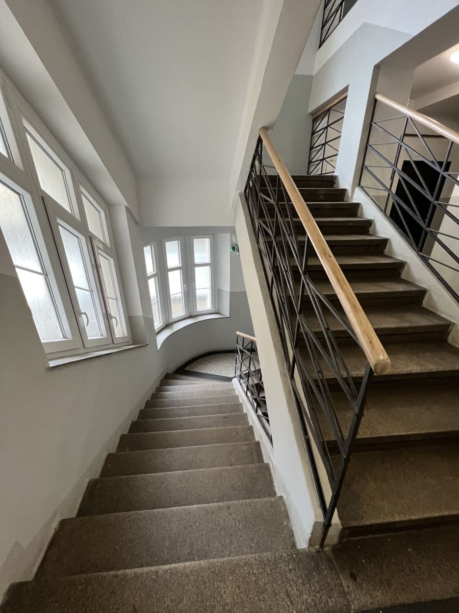 Pronájem bytu 1+kk 37 m², Kovářská, Praha, Praha Pronájem bytu 1+kk 37 m², Kovářská, Praha, Praha