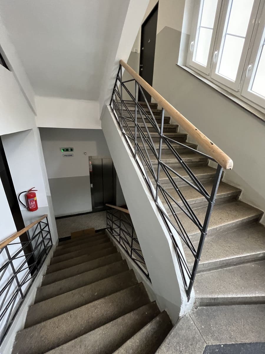 Pronájem bytu 1+kk 37 m², Kovářská, Praha, Praha Pronájem bytu 1+kk 37 m², Kovářská, Praha, Praha