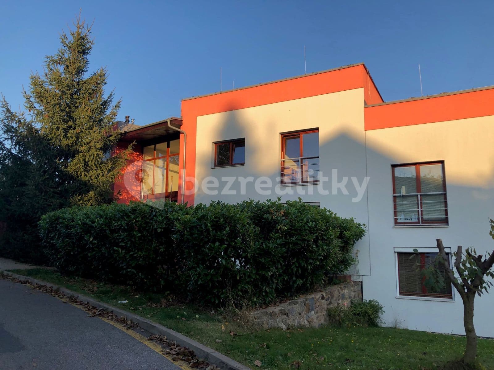 Pronájem bytu 2+kk 47 m², Zahradní, Jílové u Prahy, Středočeský kraj Pronájem bytu 2+kk 47 m², Zahradní, Jílové u Prahy, Středočeský kraj