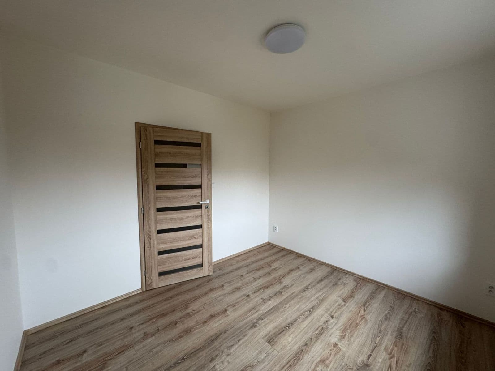 Pronájem bytu 2+kk 47 m², Zahradní, Jílové u Prahy, Středočeský kraj Pronájem bytu 2+kk 47 m², Zahradní, Jílové u Prahy, Středočeský kraj