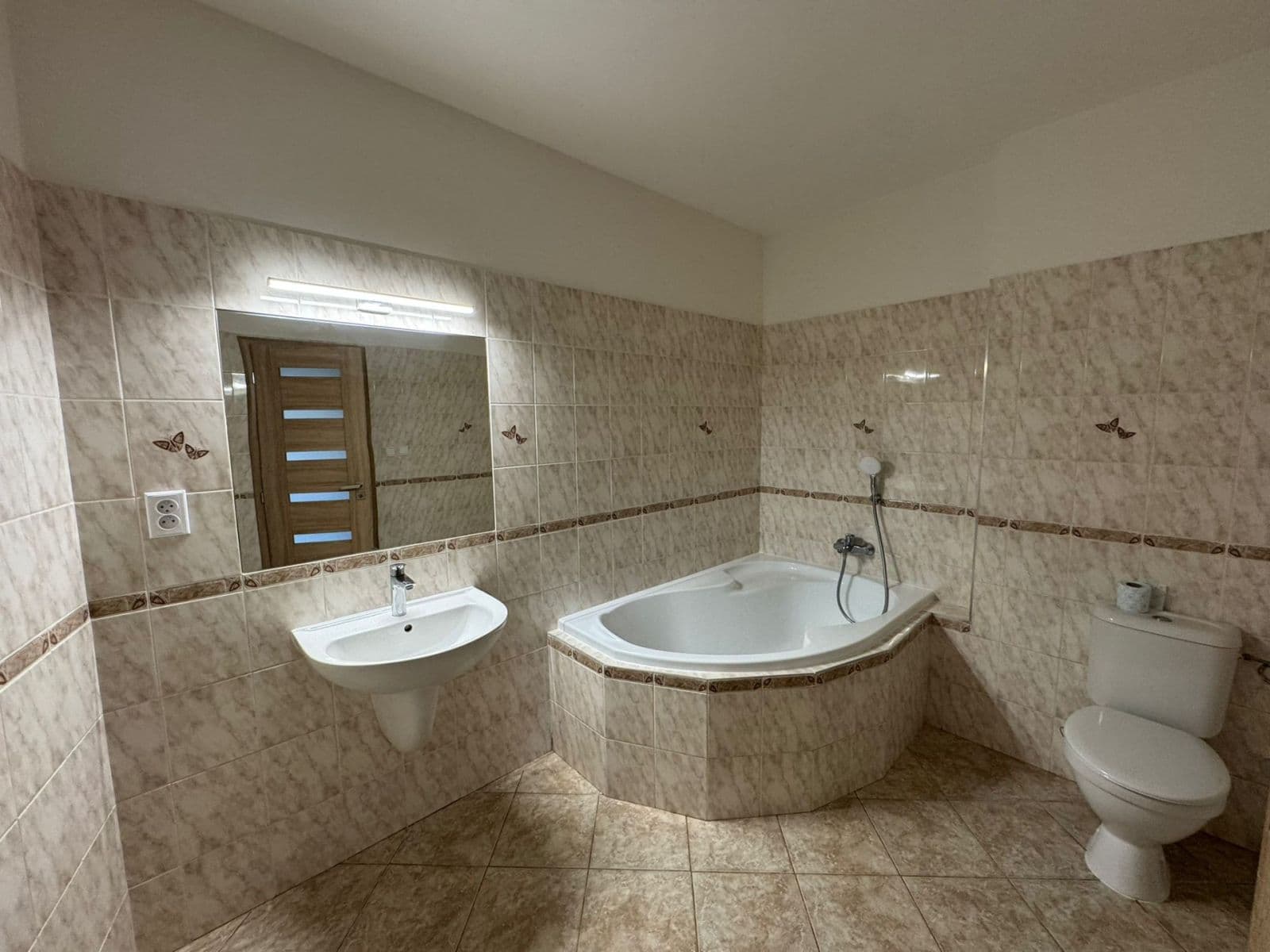 Pronájem bytu 2+kk 47 m², Zahradní, Jílové u Prahy, Středočeský kraj Pronájem bytu 2+kk 47 m², Zahradní, Jílové u Prahy, Středočeský kraj