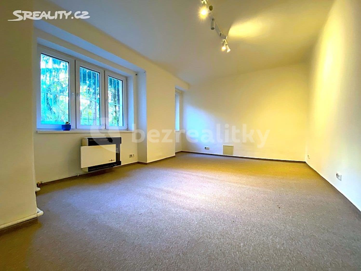 Pronájem bytu 1+kk 28 m², Na Dolinách, Praha, Praha Pronájem bytu 1+kk 28 m², Na Dolinách, Praha, Praha