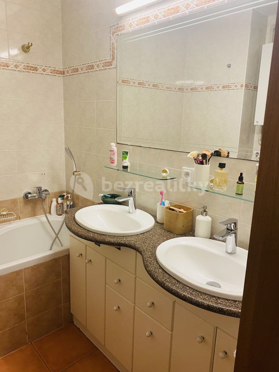 Pronájem bytu 3+kk 63 m², Na Kavčí skále, Říčany, Středočeský kraj Pronájem bytu 3+kk 63 m², Na Kavčí skále, Říčany, Středočeský kraj