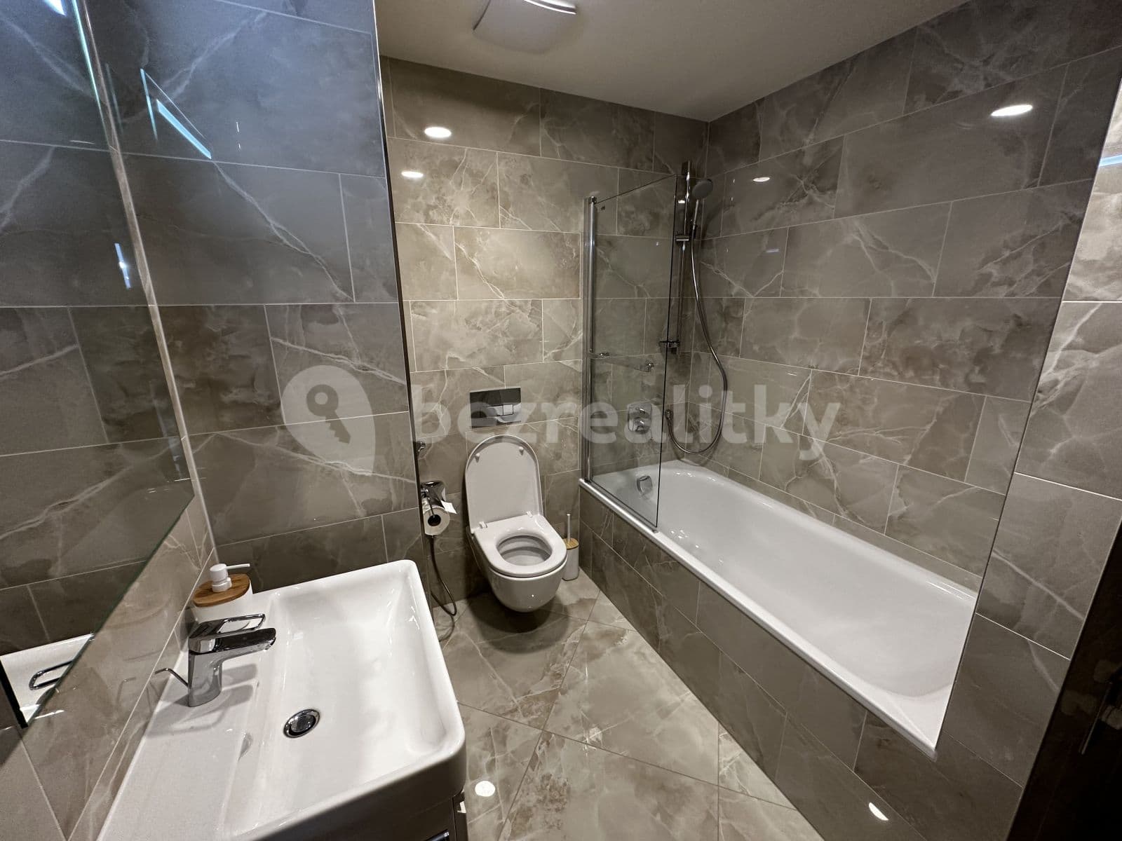 Pronájem bytu 2+kk 83 m², Lučištníků, Praha, Praha Pronájem bytu 2+kk 83 m², Lučištníků, Praha, Praha