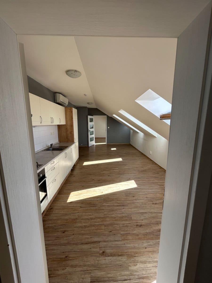 Pronájem bytu 2+kk 48 m², U Pivovaru, Dobříš, Středočeský kraj Pronájem bytu 2+kk 48 m², U Pivovaru, Dobříš, Středočeský kraj