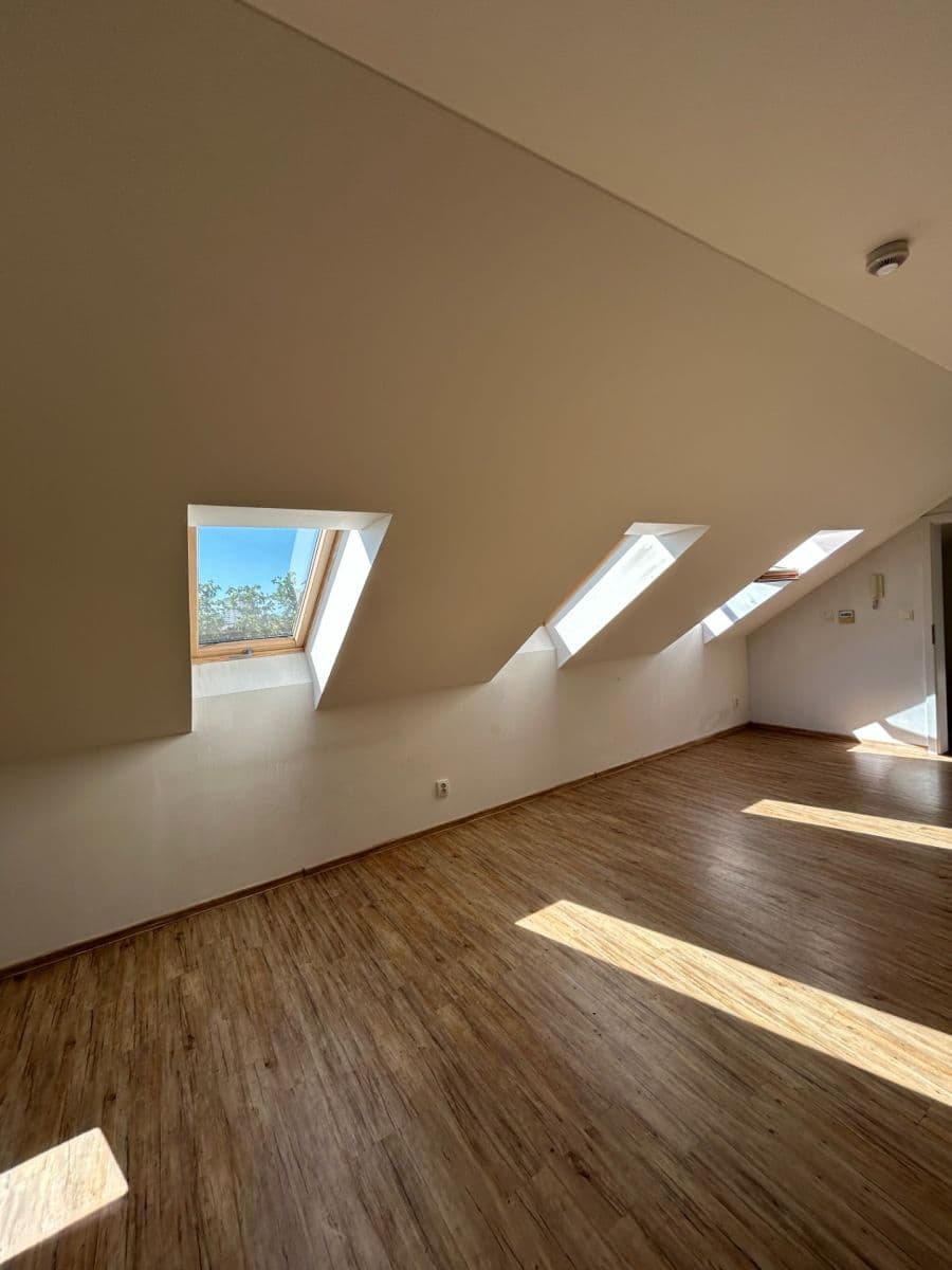 Pronájem bytu 2+kk 48 m², U Pivovaru, Dobříš, Středočeský kraj Pronájem bytu 2+kk 48 m², U Pivovaru, Dobříš, Středočeský kraj