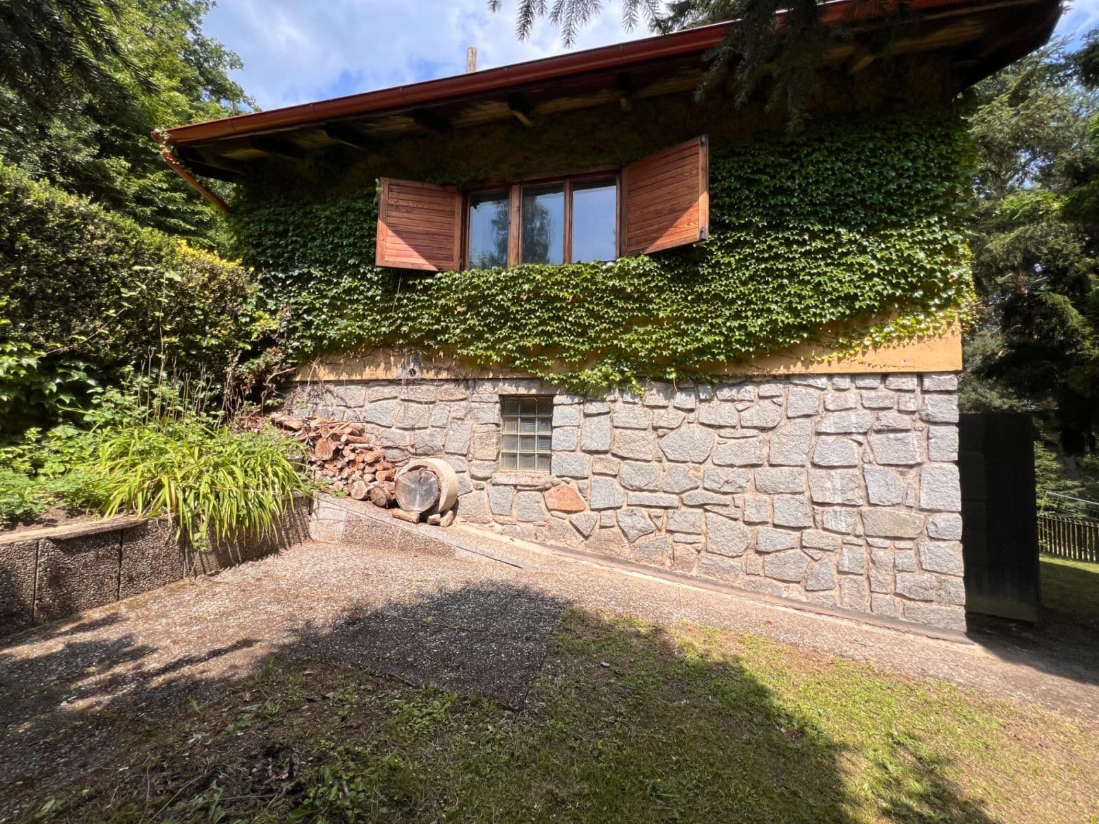 Prodej chaty, chalupy 72 m², pozemek 590 m², Slapy, Středočeský kraj Prodej chaty, chalupy 72 m², pozemek 590 m², Slapy, Středočeský kraj