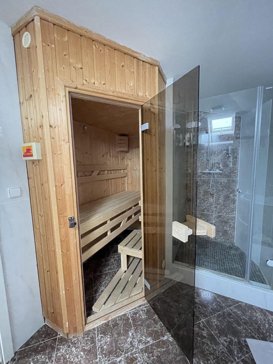 Pronájem bytu 4+kk 189 m², Seifertova, Praha, Praha Pronájem bytu 4+kk 189 m², Seifertova, Praha, Praha