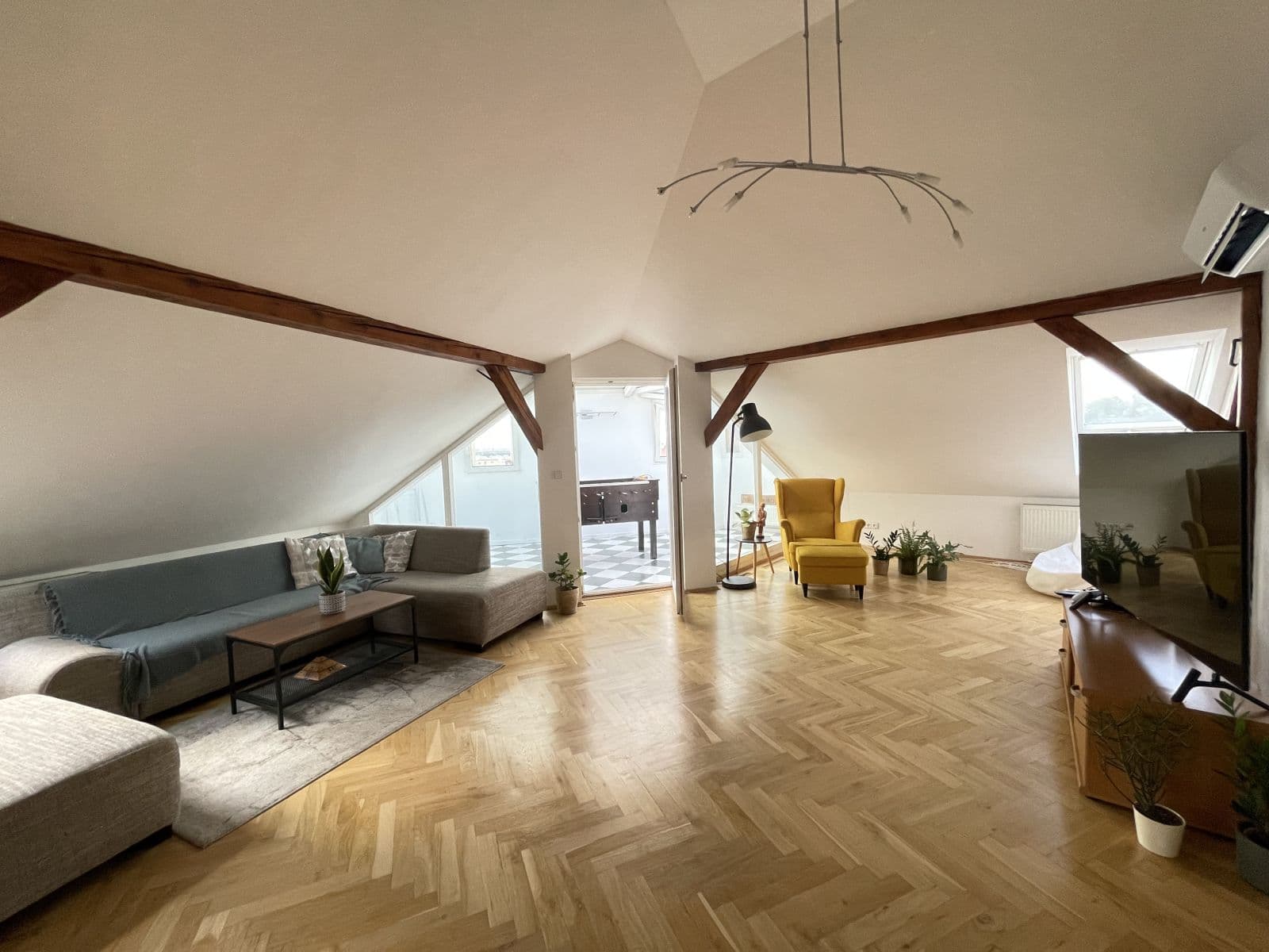 Pronájem bytu 4+kk 189 m², Seifertova, Praha, Praha Pronájem bytu 4+kk 189 m², Seifertova, Praha, Praha