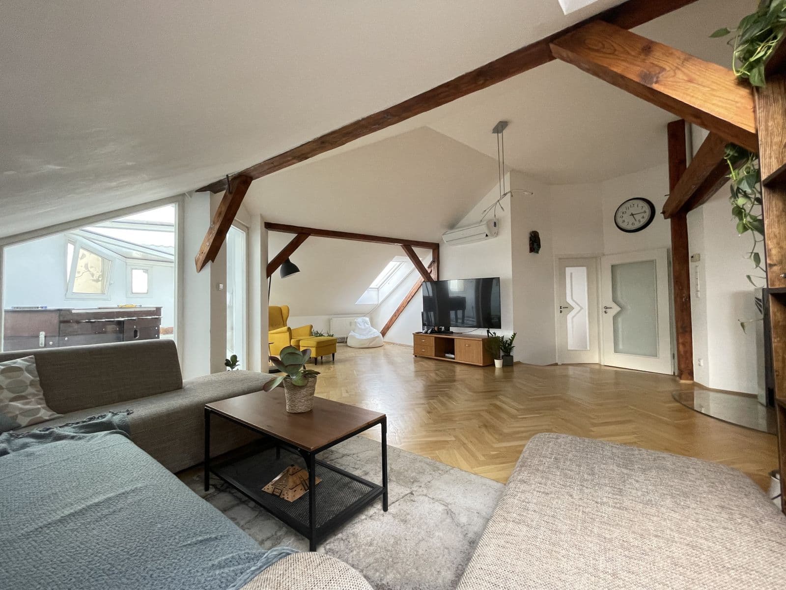 Pronájem bytu 4+kk 189 m², Seifertova, Praha, Praha Pronájem bytu 4+kk 189 m², Seifertova, Praha, Praha