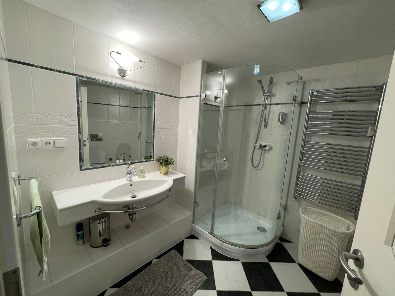 Pronájem bytu 4+kk 189 m², Seifertova, Praha, Praha Pronájem bytu 4+kk 189 m², Seifertova, Praha, Praha