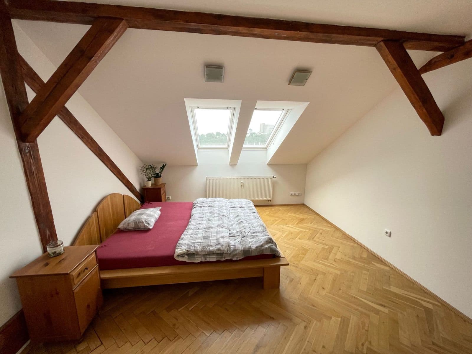 Pronájem bytu 4+kk 189 m², Seifertova, Praha, Praha Pronájem bytu 4+kk 189 m², Seifertova, Praha, Praha