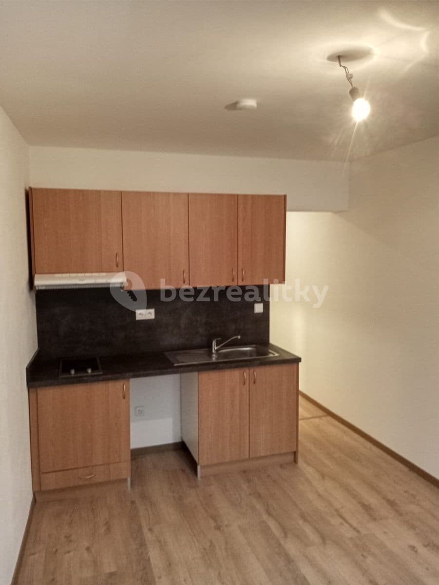 Pronájem bytu 1+kk 21 m², Anenské náměstí, Jablonec nad Nisou, Liberecký kraj Pronájem bytu 1+kk 21 m², Anenské náměstí, Jablonec nad Nisou, Liberecký kraj