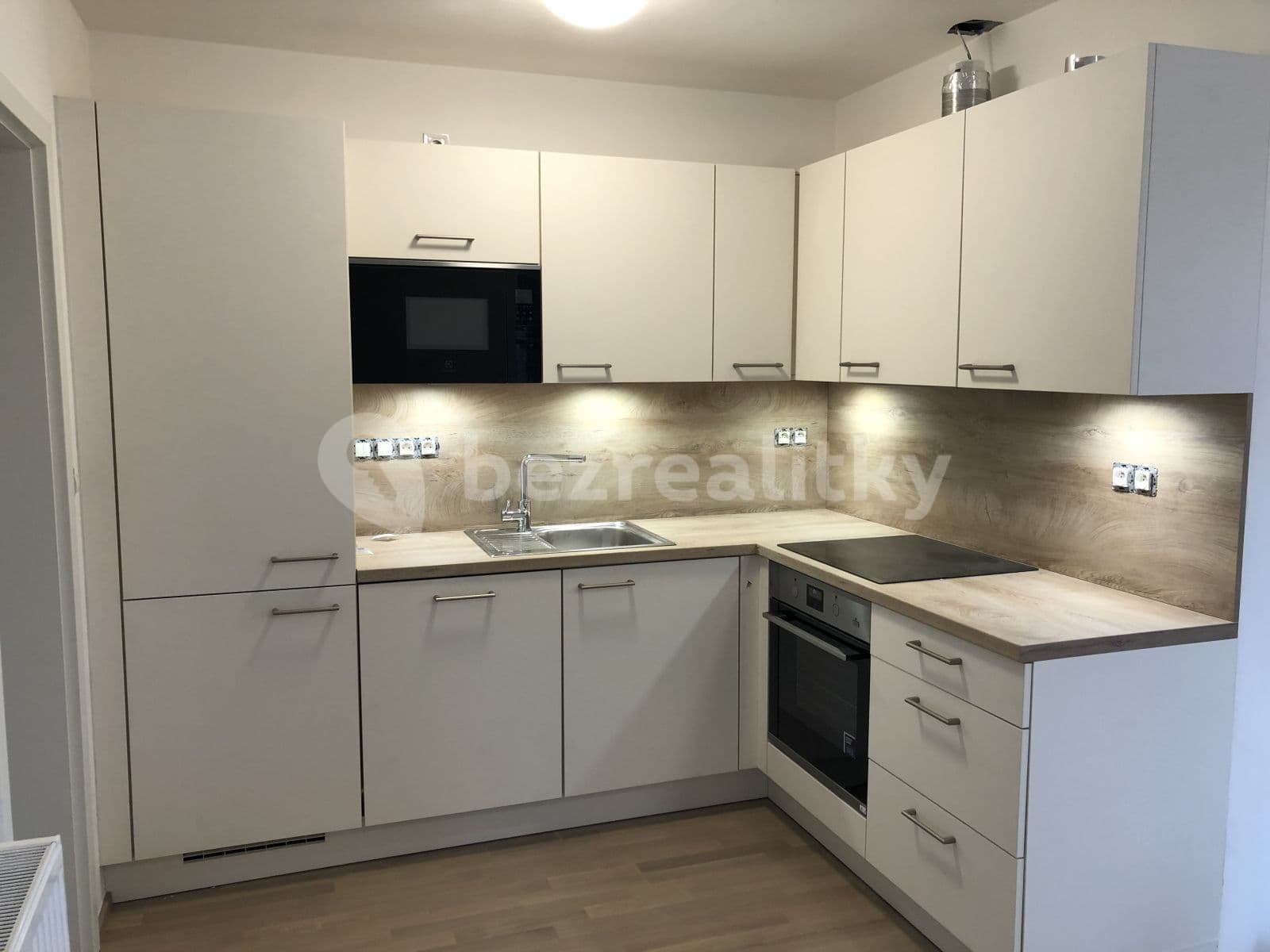 Pronájem bytu 2+kk 44 m², Nová, Jihlava, Kraj Vysočina Pronájem bytu 2+kk 44 m², Nová, Jihlava, Kraj Vysočina