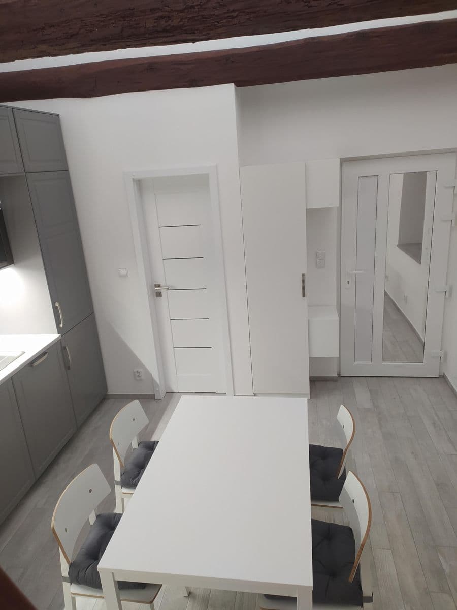 Pronájem bytu 2+kk 46 m², Čisovická, Mníšek pod Brdy, Středočeský kraj Pronájem bytu 2+kk 46 m², Čisovická, Mníšek pod Brdy, Středočeský kraj