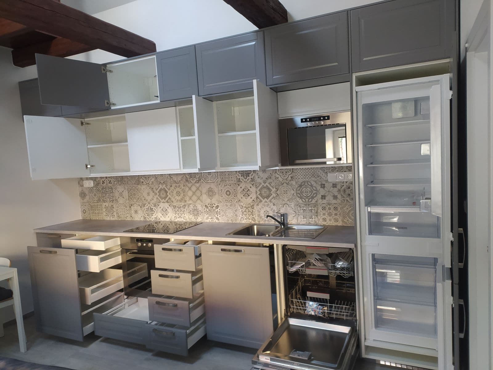 Pronájem bytu 2+kk 46 m², Čisovická, Mníšek pod Brdy, Středočeský kraj Pronájem bytu 2+kk 46 m², Čisovická, Mníšek pod Brdy, Středočeský kraj