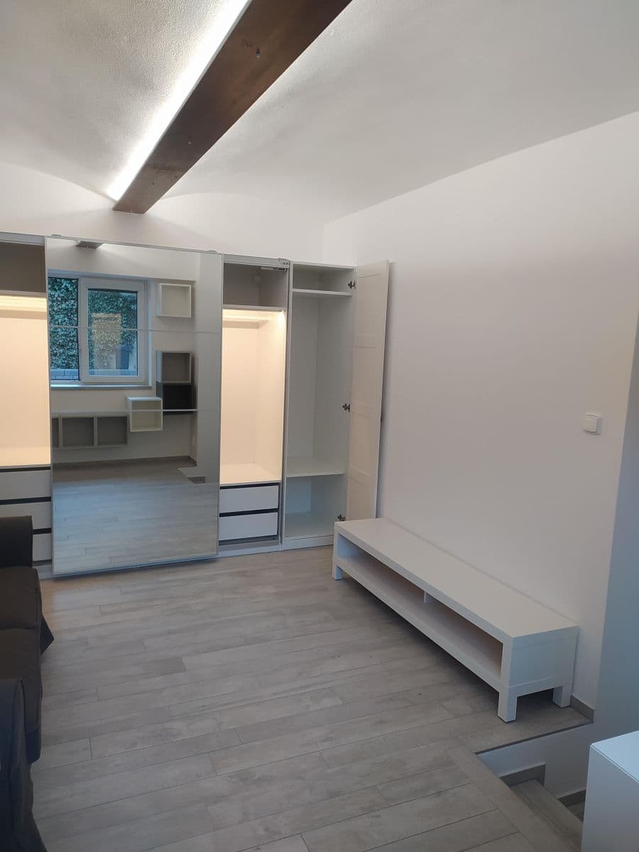 Pronájem bytu 2+kk 46 m², Čisovická, Mníšek pod Brdy, Středočeský kraj Pronájem bytu 2+kk 46 m², Čisovická, Mníšek pod Brdy, Středočeský kraj