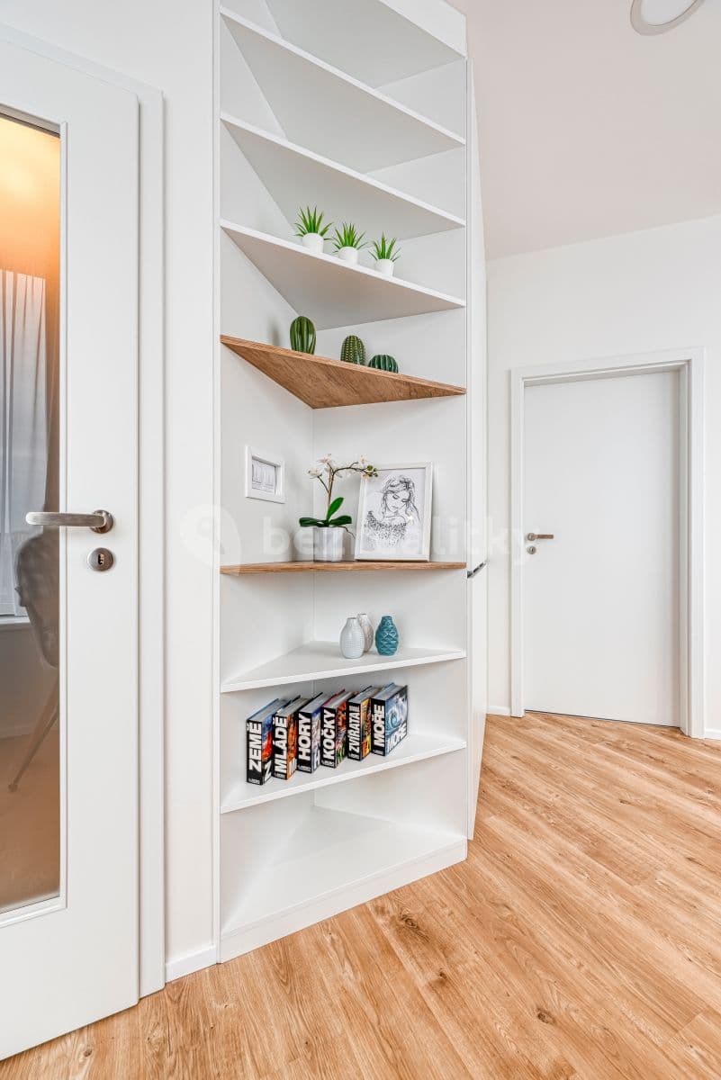 Pronájem bytu 2+kk 43 m², Mukařovského, Praha, Praha Pronájem bytu 2+kk 43 m², Mukařovského, Praha, Praha