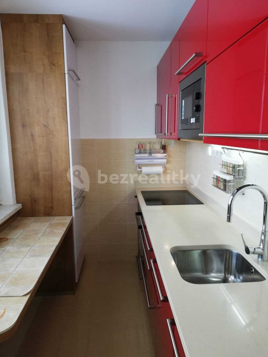 Pronájem bytu 2+1 52 m², Chelčického, Zlín, Zlínský kraj Pronájem bytu 2+1 52 m², Chelčického, Zlín, Zlínský kraj