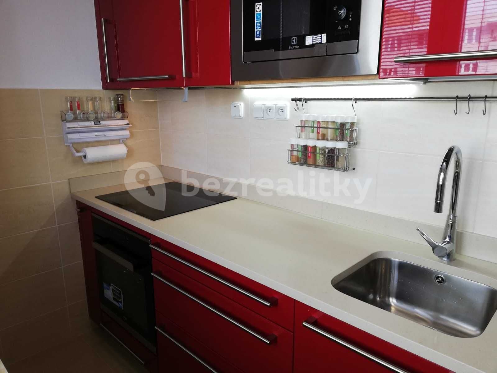 Pronájem bytu 2+1 52 m², Chelčického, Zlín, Zlínský kraj Pronájem bytu 2+1 52 m², Chelčického, Zlín, Zlínský kraj