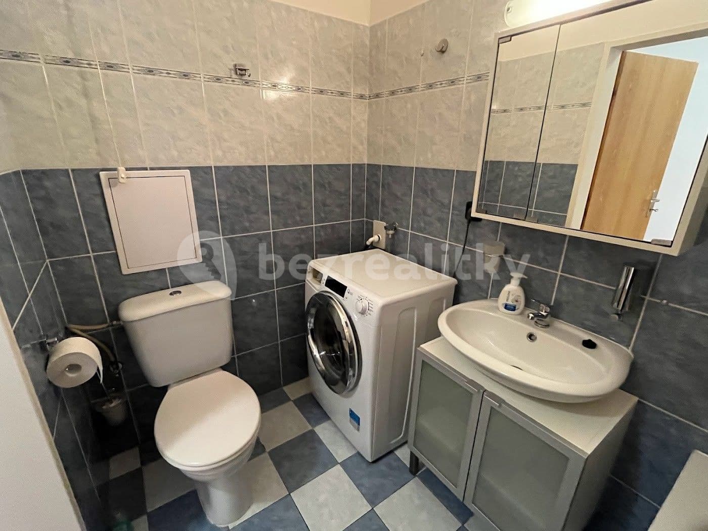 Pronájem bytu 1+kk 46 m², Svojsíkova, Mladá Boleslav, Středočeský kraj Pronájem bytu 1+kk 46 m², Svojsíkova, Mladá Boleslav, Středočeský kraj