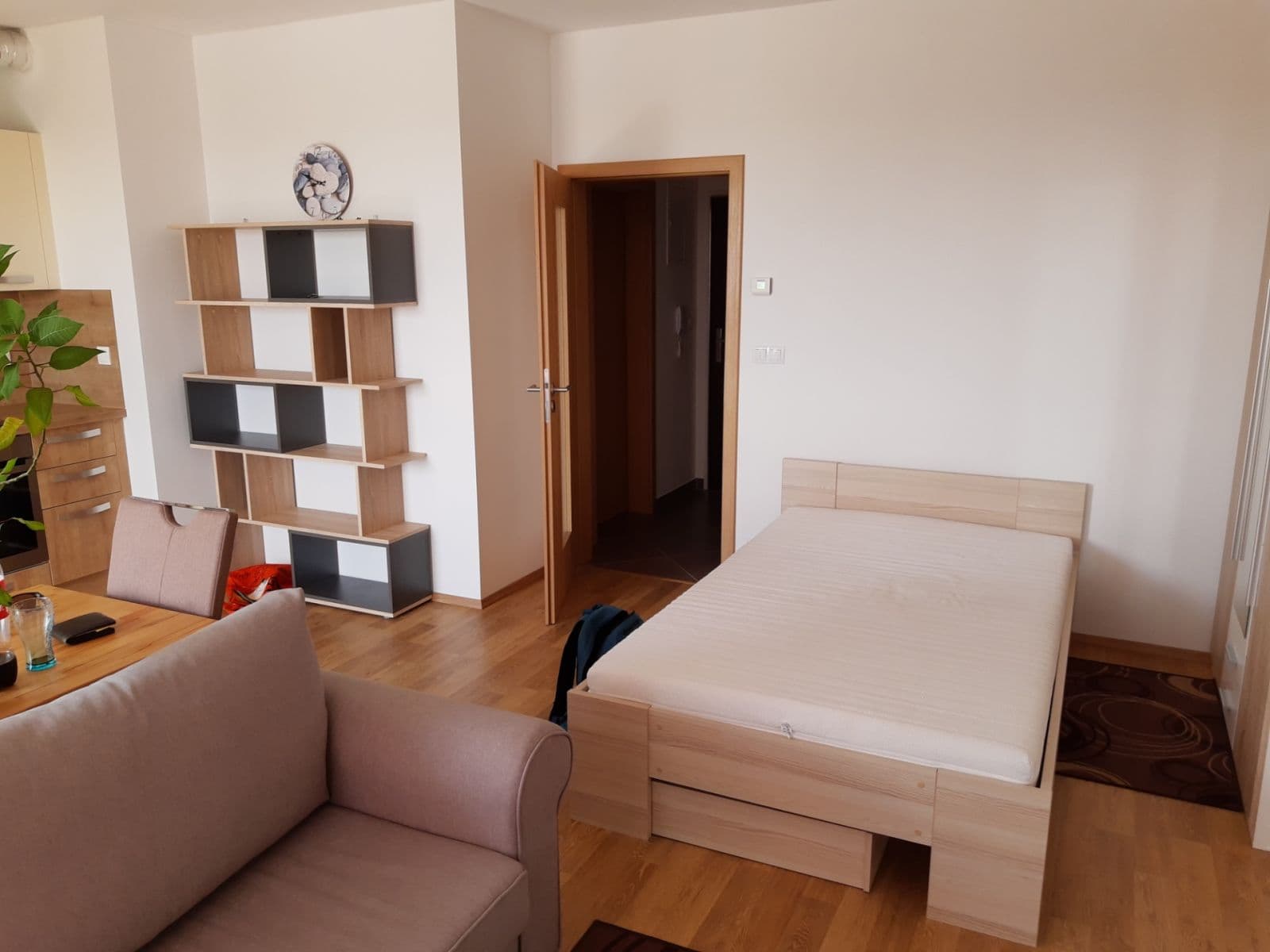Prodej bytu 1+kk 41 m², Kadečkové, Praha, Praha Prodej bytu 1+kk 41 m², Kadečkové, Praha, Praha