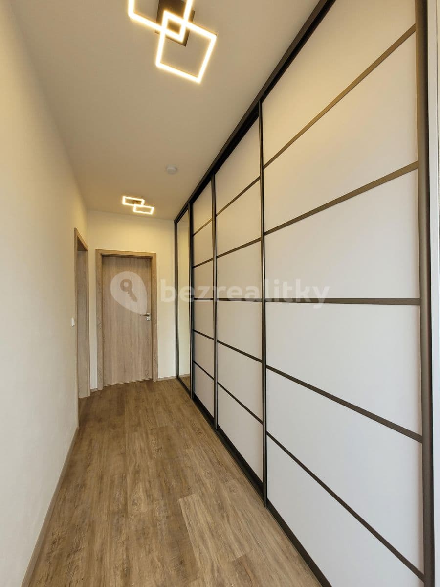 Pronájem bytu 1+kk 37 m², Zlončice, Středočeský kraj Pronájem bytu 1+kk 37 m², Zlončice, Středočeský kraj