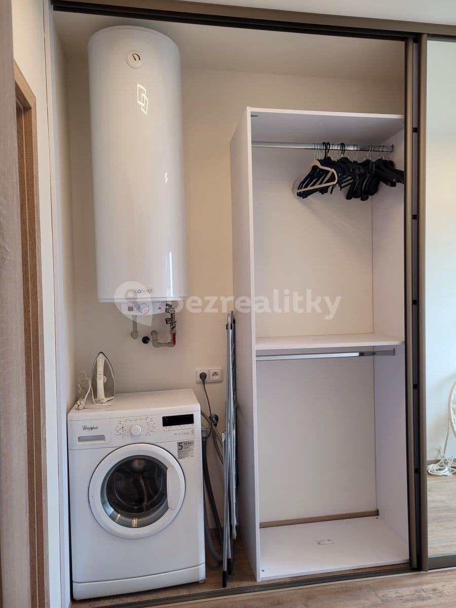 Pronájem bytu 1+kk 37 m², Zlončice, Středočeský kraj Pronájem bytu 1+kk 37 m², Zlončice, Středočeský kraj