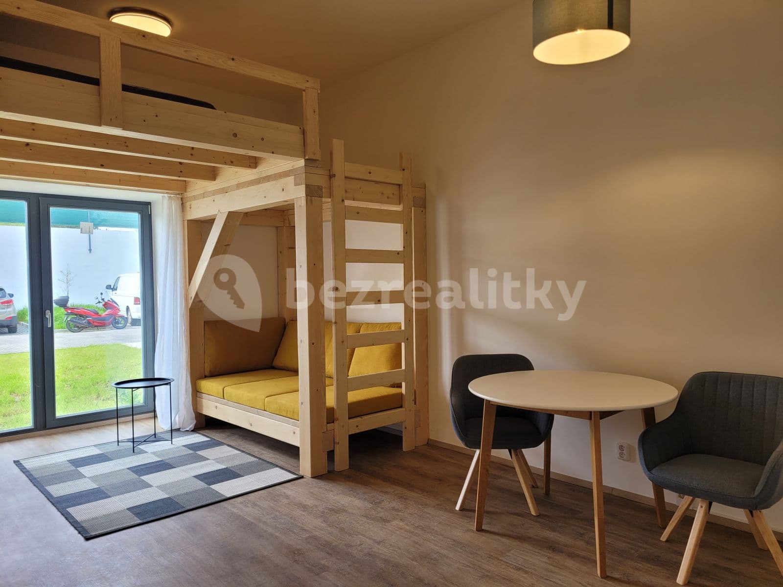 Pronájem bytu 1+kk 37 m², Zlončice, Středočeský kraj Pronájem bytu 1+kk 37 m², Zlončice, Středočeský kraj