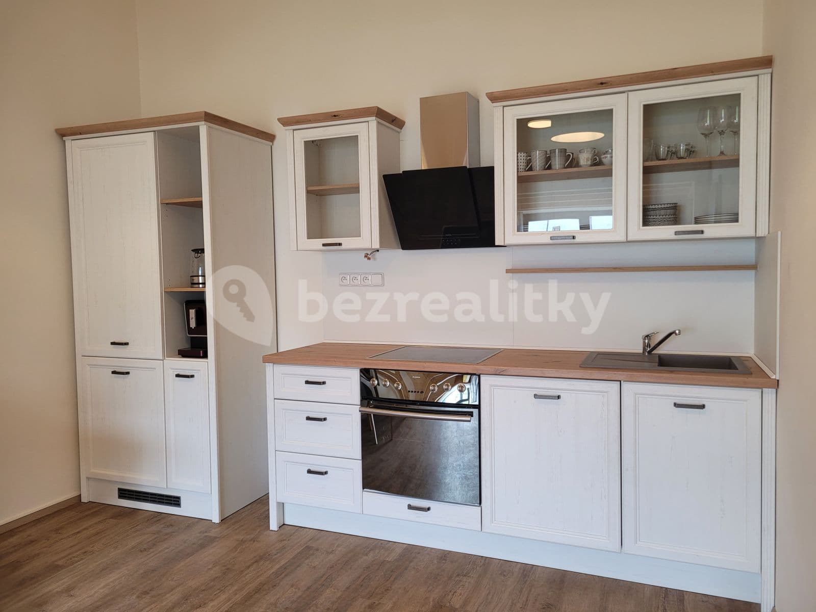 Pronájem bytu 1+kk 37 m², Zlončice, Středočeský kraj Pronájem bytu 1+kk 37 m², Zlončice, Středočeský kraj