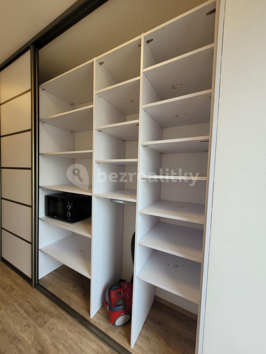 Pronájem bytu 1+kk 37 m², Zlončice, Středočeský kraj Pronájem bytu 1+kk 37 m², Zlončice, Středočeský kraj