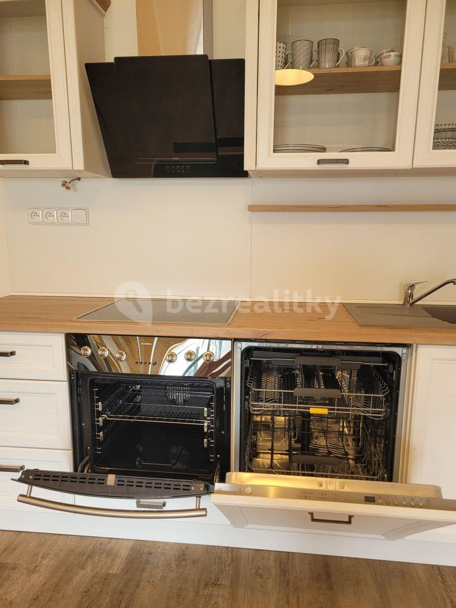 Pronájem bytu 1+kk 37 m², Zlončice, Středočeský kraj Pronájem bytu 1+kk 37 m², Zlončice, Středočeský kraj